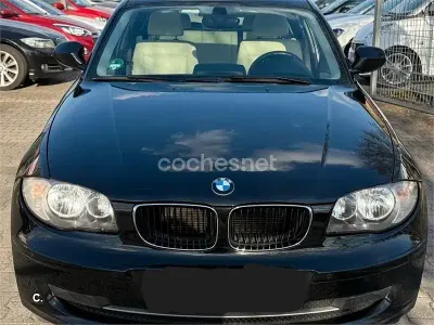 Usado BMW 118 Sport Line 143 CV (105 kW) 2010 Negro Utilitario