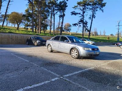 Usado Audi A4 130 CV (95 kW) 2004 Gris / plata Berlina