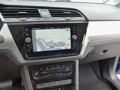 Usado VW Touran Life 150 CV (110 kW) 2024 Azul Monovolumen