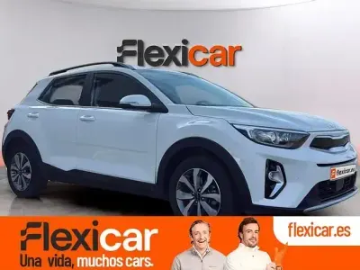 Usado Kia Stonic 84 CV (61 kW) 2022 Blanco SUV