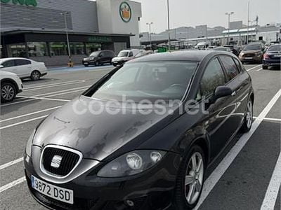 Usado Seat Leon Sport 140 CV (102 kW) 2005 Negro Utilitario
