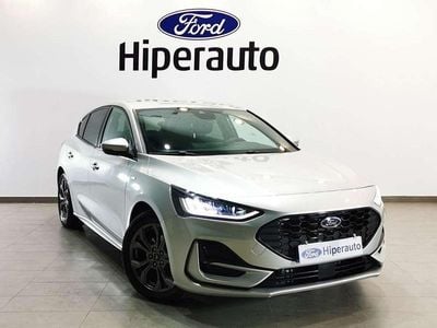 Plateado Usado 2023 Ford Focus ST-Line Utilitario | 17.750 € (Precio justo)