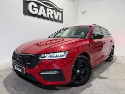 Usado Skoda Octavia RS 245 CV (180 kW) 2021 Rojo Familiar
