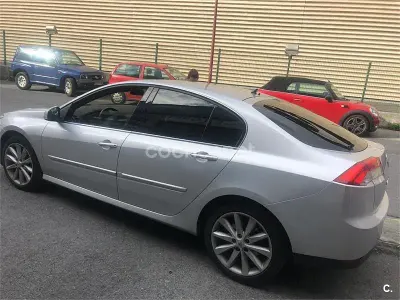 Usado Renault Laguna III Initiale 150 CV (110 kW) 2008 Gris / plata Berlina