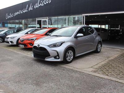 Gris Usado 2023 Mazda 2 Center-Line Berlina | 16.450 € (Precio justo)