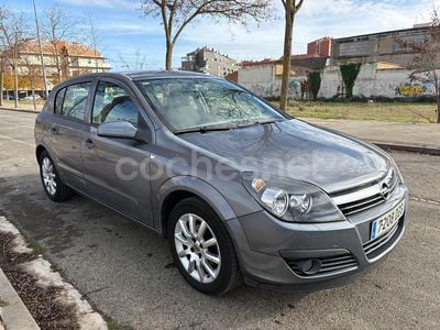 Gris / plata Usado 2006 Opel Astra Enjoy Berlina | 1700 € (Precio justo)