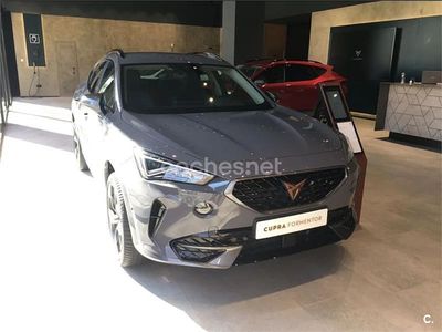 Usado Cupra Formentor 150 CV (110 kW) 2022 Gris / plata SUV