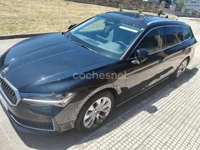 Usado Skoda Superb Selection 150 CV (110 kW) 2024 Negro Familiar