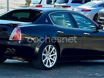 Usado Maserati Quattroporte GT 400 CV (294 kW) 2006 Negro Berlina