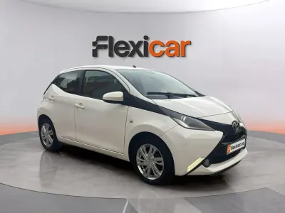 Używany Toyota Aygo X-cite 72 KM (52 kW) 2018 Biały Hatchback