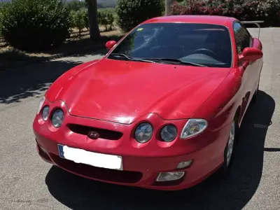 Usado Hyundai Coupé 116 CV (85 kW) 2000 Rojo Coupe