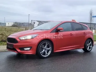 Usado Ford Focus ST-Line 182 CV (133 kW) 2018 Rojo Berlina