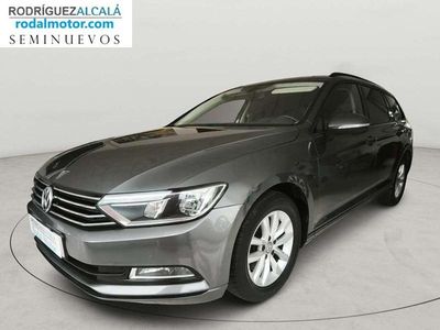 Usado VW Passat 120 CV (88 kW) 2016 Gris Familiar