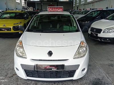 Blanco Usado 2011 Renault Clio II Authentique Berlina | 5490 € (Un poco caro)