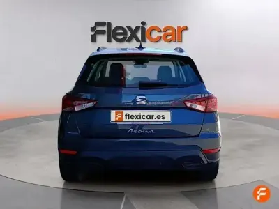 Usado Seat Arona Style 110 CV (80 kW) 2023 Gris SUV