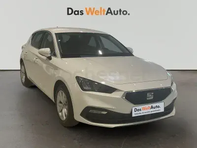 Usado Seat Leon Style 116 CV (85 kW) 2025 Blanco Berlina