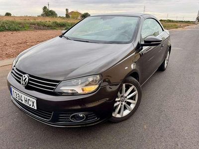 Usado VW Eos 140 CV (102 kW) 2011 Marrón Descapotable