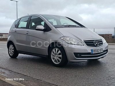 Usado Mercedes A180 Elegance 109 CV (80 kW) 2009 Gris / plata Monovolumen