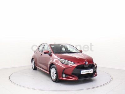Usado Toyota Yaris Hybrid Active 116 CV (85 kW) 2021 Rojo Berlina