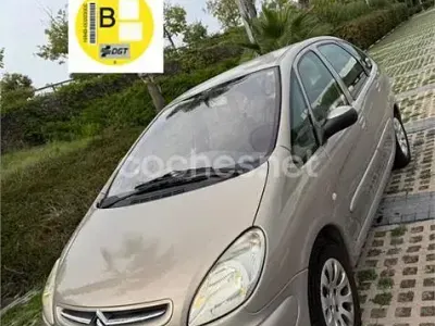 Usado Citroën Xsara Picasso Exclusive 117 CV (86 kW) 2002 Beige Monovolumen