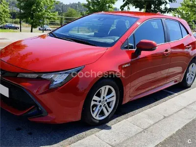Usado Toyota Corolla Active 122 CV (89 kW) 2020 Rojo Berlina