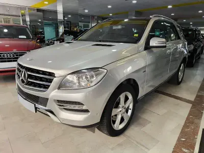 Usado Mercedes ML250 AMG Edition 1 204 CV (150 kW) 2012 Gris / plata SUV