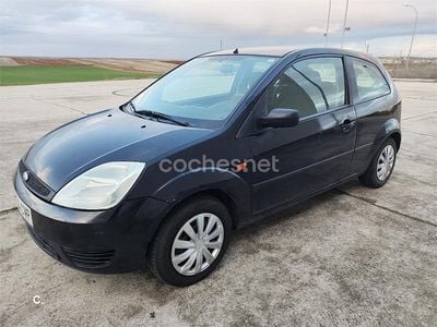 Azul Usado 2004 Ford Fiesta Ambiente Coupe | 2500 € (Un poco caro)