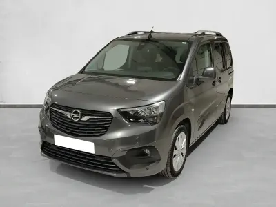 Usado Opel Combo Innovation 110 CV (80 kW) 2019 Gris Monovolumen