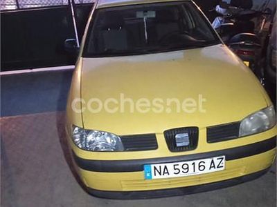 Usado Seat Ibiza Stella 60 CV (44 kW) 1999 Amarillo Berlina