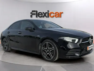 Usado Mercedes A180 136 CV (100 kW) 2022 Negro Berlina
