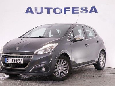 Usado Peugeot 208 Allure 110 CV (80 kW) 2017 Gris plata Utilitario