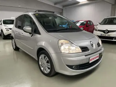 Usado Renault Modus Exception 111 CV (81 kW) 2009 Plateado Monovolumen