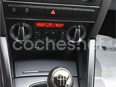 Usado Audi A3 Attraction 140 CV (102 kW) 2012 Blanco Utilitario