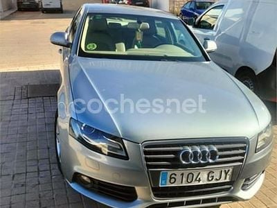 Usado Audi A4 140 CV (102 kW) 2008 Gris / plata Berlina