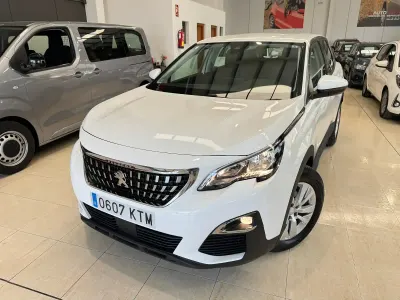 Usado Peugeot 3008 Active 130 CV (95 kW) 2019 Blanco SUV