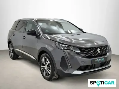 Usado Peugeot 5008 Allure 131 CV (96 kW) 2024 Gris SUV