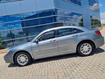 Usado Chrysler Sebring Limited 140 CV (102 kW) 2007 Gris Berlina