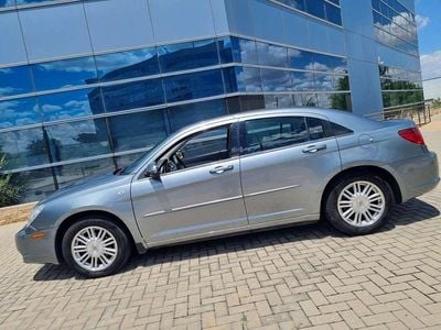 Usado Chrysler Sebring Limited 140 CV (102 kW) 2007 Gris Berlina