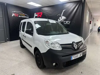 Usado Renault Kangoo 95 CV (69 kW) 2021 Blanco Monovolumen