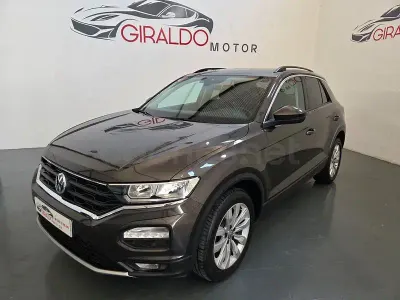 Usado VW T-Roc Advance 115 CV (84 kW) 2019 Negro SUV