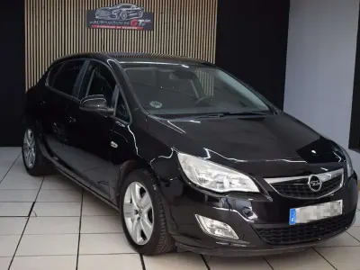 Usado Opel Astra Cosmo 125 CV (91 kW) 2012 Utilitario