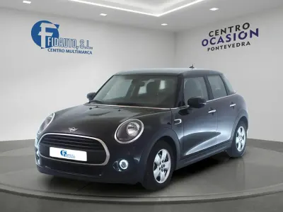 Usado Mini ONE 102 CV (75 kW) 2020 Negro Utilitario