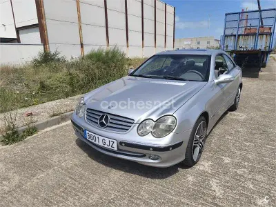 Usado Mercedes CLK270 Elegance 170 CV (125 kW) 2004 Gris / plata Coupe