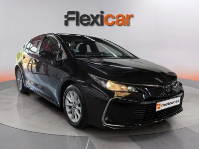 Usado Toyota Corolla 125 CV (91 kW) 2023 Negro Berlina