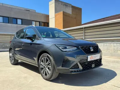 Usado Seat Arona FR 116 CV (85 kW) 2025 Gris SUV