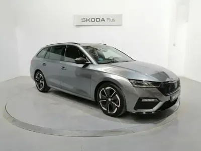 Usado Skoda Octavia RS 200 CV (147 kW) 2023 Gris Familiar