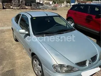Usado Renault Mégane Coupé Sportway 95 CV (69 kW) 2002 Gris / plata Coupe