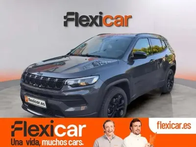 Usado Jeep Compass Night Eagle 131 CV (96 kW) 2022 Negro SUV