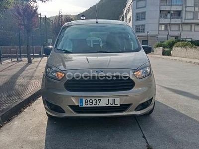 Beige Usado 2015 Ford Tourneo Courier Ambiente Monovolumen | 11.000 €