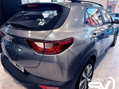 Usado Kia Stonic 84 CV (61 kW) 2023 Gris SUV